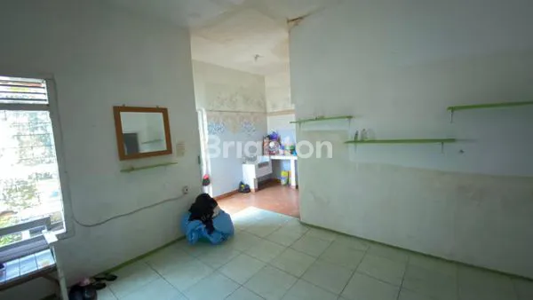 image RUMAH 1 LANTAI BANYAK KAMAR DI SENGKALING. SEWA MINIMAL 2 TAHUN. (4)