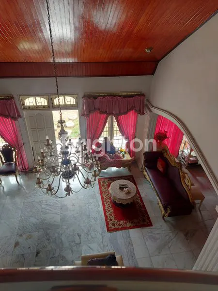 image RUMAH CANTIK HALAMAN LUAS LOKASI DLM KOMPLEK  (8)