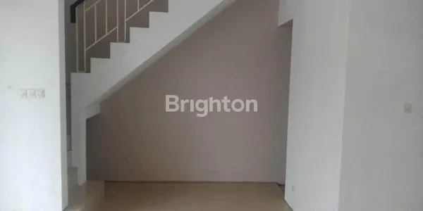 image RUMAH ROYAL RESIDENCE PERUMAHAN ELIT SURABAYA BARAT, SIAP HUNI (2)