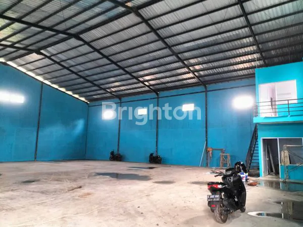 image DISEWAKAN GUDANG SIAP HUNI DI PINGGIR JALAN (3)