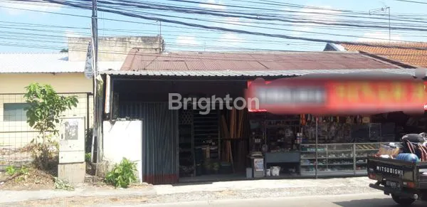 TEMPAT USAHA PINGGIR JALAN BESAR