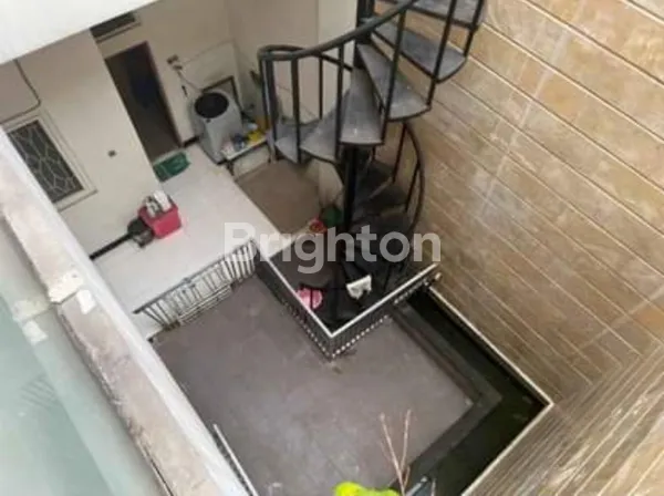 image JUAL RUMAH BERPERABOTAN SIAP HUNI DI PETEMON SIDOMULYO, SURABAYA. (4)