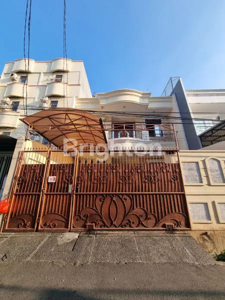 image RUMAH FULL FURNISHED 5 KAMAR DI MANGGA BESAR (1)