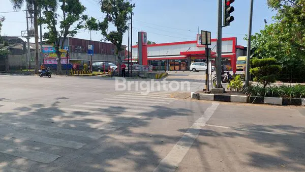 image DI JUAL / DISEWA  TANAH YANG STRATEGIS DI OEREMPATAN LAMPU MERAH BUBUKAK SEBRANG SUPERINDO (5)