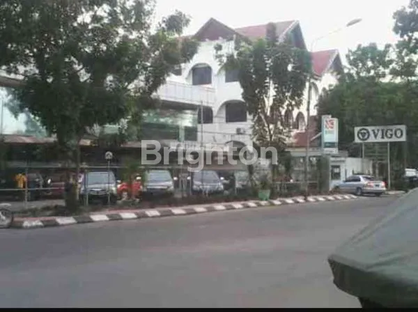 image GEDUNG EX SUPERMARKET MEDAN PETISAH (1)