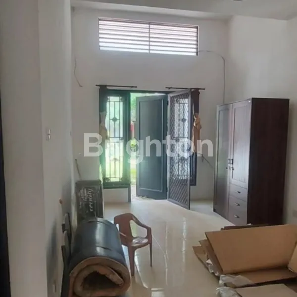 image KOALA REGENCY ONE GATE SIAP HUNI ROW LEBAR DEKAT MERR (2)