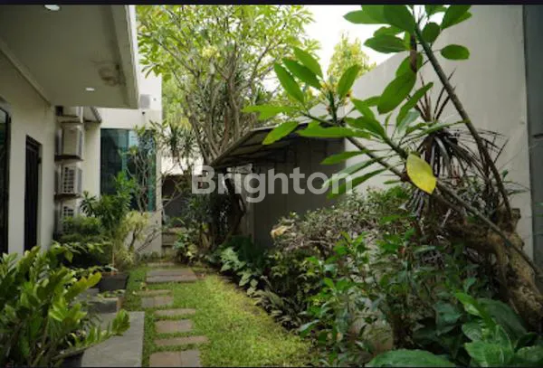 image RUMAH MEWAH 2 LANTAI KAWASAN ELITE BEBAS BANJIR (7)