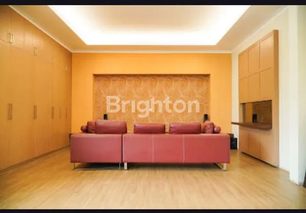 image RUMAH MEWAH 2 LANTAI KAWASAN ELITE BEBAS BANJIR (1)