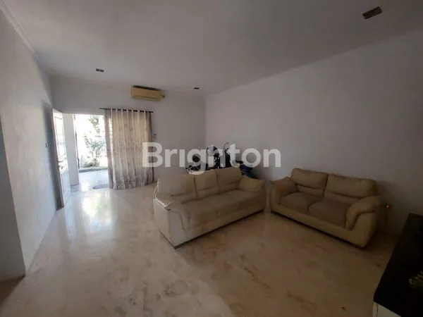 image RUMAH 1 LANTAI + SEMI FURNISH DI LINGKUNGAN NYAMAN TERAWAT SIAP HUNI GRAND DELTASARI (2)