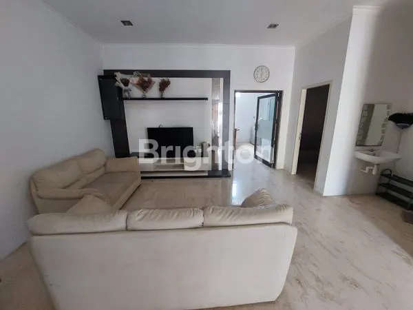 image RUMAH 1 LANTAI + SEMI FURNISH DI LINGKUNGAN NYAMAN TERAWAT SIAP HUNI GRAND DELTASARI (3)