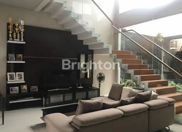 image BARUK UTARA 2 LANTAI MINIMALIS SEMI FURNISH, ROW 3 MOBIL (3)