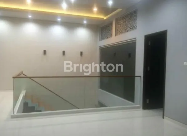 image BARUK UTARA 2 LANTAI MINIMALIS SEMI FURNISH, ROW 3 MOBIL (7)