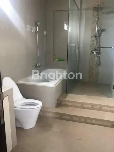 image BARUK UTARA 2 LANTAI MINIMALIS SEMI FURNISH, ROW 3 MOBIL (8)