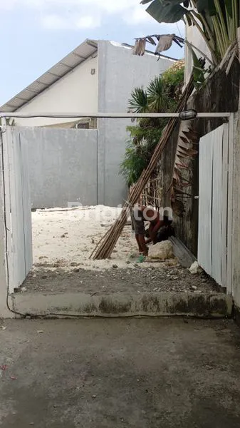 image HOT SALE TANAH 250M2 DI AREA VILLA SEMINYAK (1)