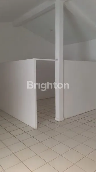 image RUKO DI PINGGIR JALAN RAYA LOKASI STRATEGIS DEKAT KE KOKAS ARAH SUDIRMAN TEBET JAKARTA SELATAN (8)