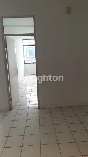 image RUKO DI PINGGIR JALAN RAYA LOKASI STRATEGIS DEKAT KE KOKAS ARAH SUDIRMAN TEBET JAKARTA SELATAN (6)