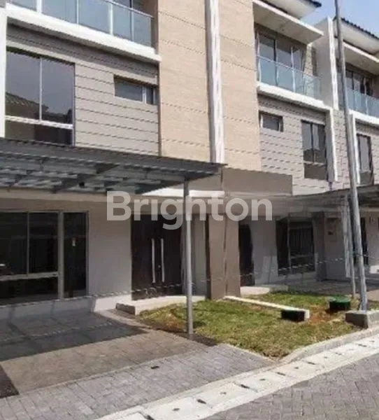 image RUMAH GOLF ISLAND CLUSTER PIANO PIK (1)