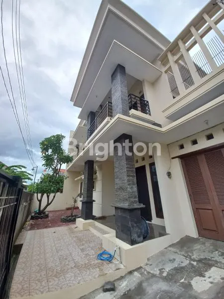 image RUMAH MEWAH DUA LANTAI DI KELENGAN SEMARANG (1)