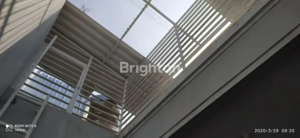 image RUMAH HOOK 2 LANTAI DI PUSAT KOTA SOLO DEKAT DENGAN GRAND MALL SOLO DEKAT DEKAT JALAN UTAMA KOTA SOLO JL SLAMET RIYADI READY SIAP HUNI (3)