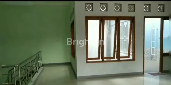 image RUMAH HOOK 2 LANTAI DI PUSAT KOTA SOLO DEKAT DENGAN GRAND MALL SOLO DEKAT DEKAT JALAN UTAMA KOTA SOLO JL SLAMET RIYADI READY SIAP HUNI (6)