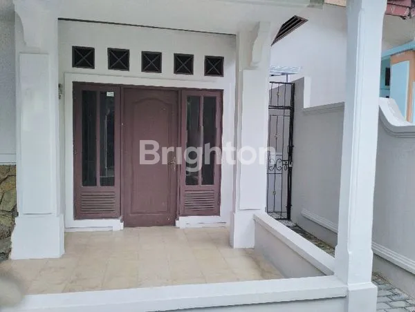 image RUMAH RAPI BERSIH SIAP HUNI DI TAMAN KENARI NUSANTARA DI PINGGIR JALAN RAYA ALTERNATIF CIBUBUR (2)