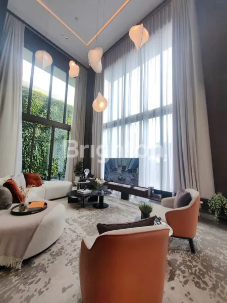 image RUMAH MEWAH 3 LANTAI SPLIT LEVEL TERBARU DARI DEVELOPER TERPERCAYA SUMMARECON SERPONG (2)