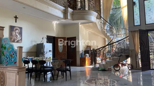 image RUMAH MEWAH KLASIK DAN STRATEGIS DI LAGUNA REGENCY HANYA SELANGKAH KE PAKUWON CITY MALL (5)