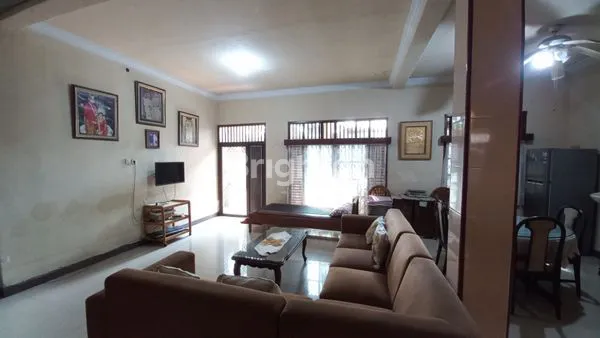 image DI JUAL CEPAT RUMAH 2 LANTAI (2)