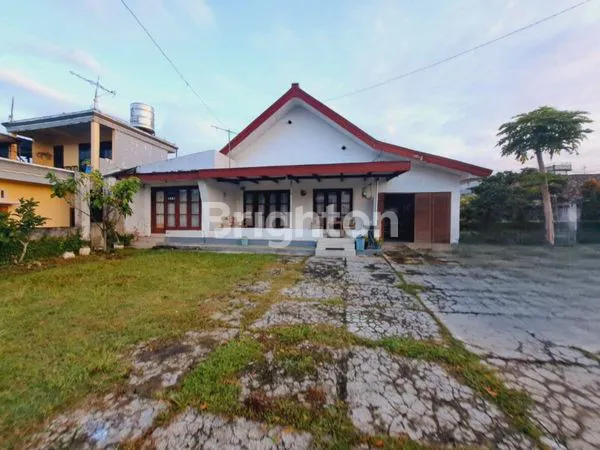 image RUMAH KLASIK LAHAN YANG LUAS COCOK UNTUK HOMESTAY ATAU DISEWAKAN DI KOTA WISATA BATU (2)