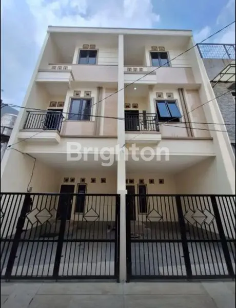 image RUMAH TANJUNG DUREN JAKARTA BARAT 3 LANTAI HADAP SELATAN PROSES TAHAP BANGUN (1)