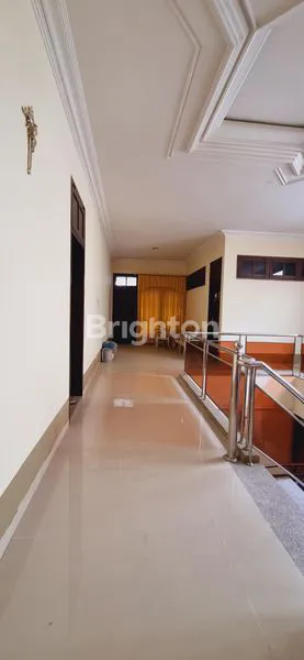 image RUMAH BARU RENOV DAN SIAP HUNI 2 LT DI MARGOREJO INDAH SURABAYA (5)