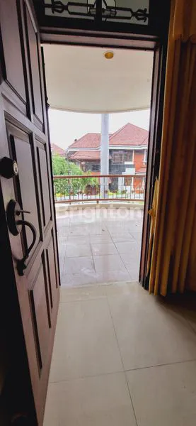 image RUMAH BARU RENOV DAN SIAP HUNI 2 LT DI MARGOREJO INDAH SURABAYA (8)