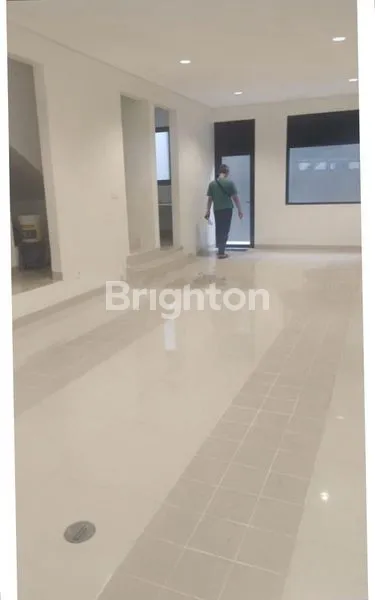 image HUNIAN MEWAH 3 LANTAI DI SUNTER BISMA (4)