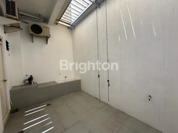 image RUKO BARU RENOVASI SIAP PAKAI MURAH PARKIRAN LUAS NOL JALAN MERR CENTRAL BUSINESS PARK (5)