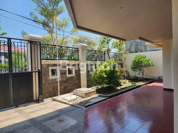 image RUMAH MEWAH DI KERTAJAYA INDAH (6)