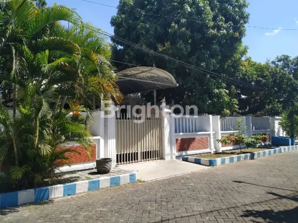image RUMAH 2 LANTAI BAGUS TERAWAT DI MANYAR (1)