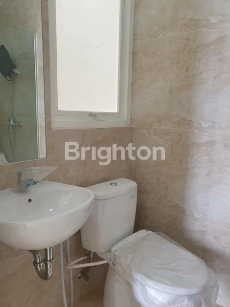 image RUMAH BARU GRESS MINIMALIS ROW LEBAR SIAP HUNI WISMA PERMAI DEKAT GALAXY MALL (4)