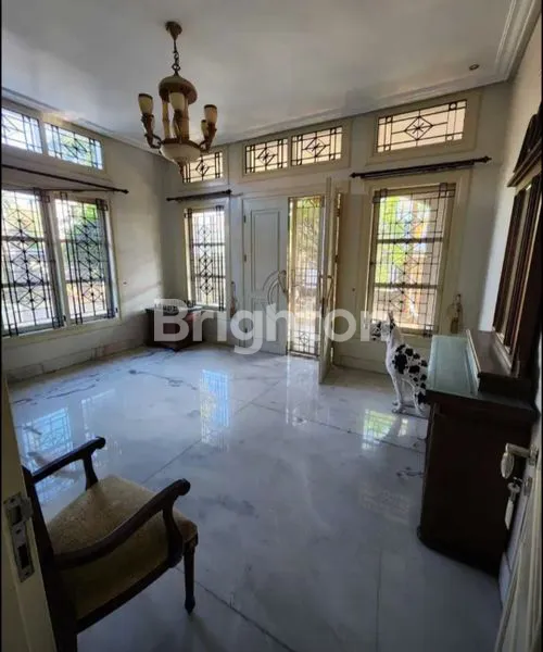 image RUMAH MEWAH 700M2 FULL FURNISH DI MANYAR KERTOARJO SURABAYA (3)