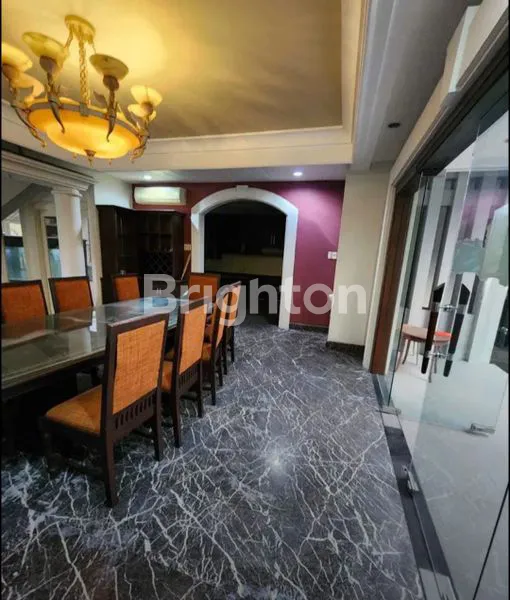image RUMAH MEWAH 700M2 FULL FURNISH DI MANYAR KERTOARJO SURABAYA (5)