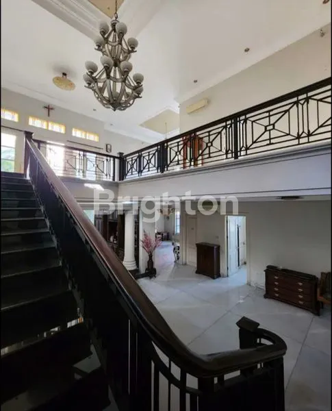 image RUMAH MEWAH 700M2 FULL FURNISH DI MANYAR KERTOARJO SURABAYA (7)