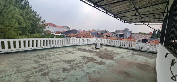 image RUMAH 2,5 LANTAI DI BSD TANGERANG (8)