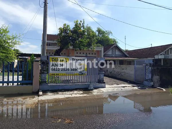 RUMAH ISTIMEWA 2 LANTAI DI TENGAH KOTA JOMBANG