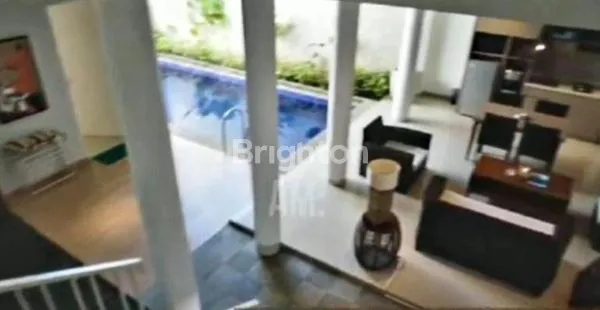 image VILLA 2 LANTAI THE VIEW RESIDENCE PRIVATE POOL DAERAH UNGASAN KUTA SELATAN BALI (3)