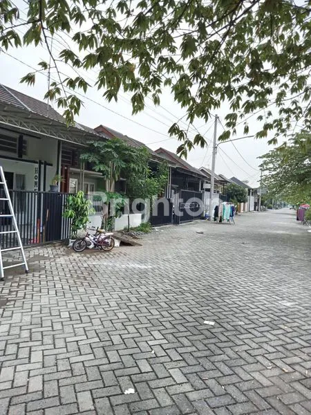 image DIJUAL RUMAH DE JAVA GRIYA KARANGBONG DEKAT INTERBAT INDUSTRI (1)