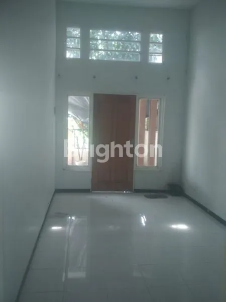 image DIJUAL RUMAH DE JAVA GRIYA KARANGBONG DEKAT INTERBAT INDUSTRI (2)