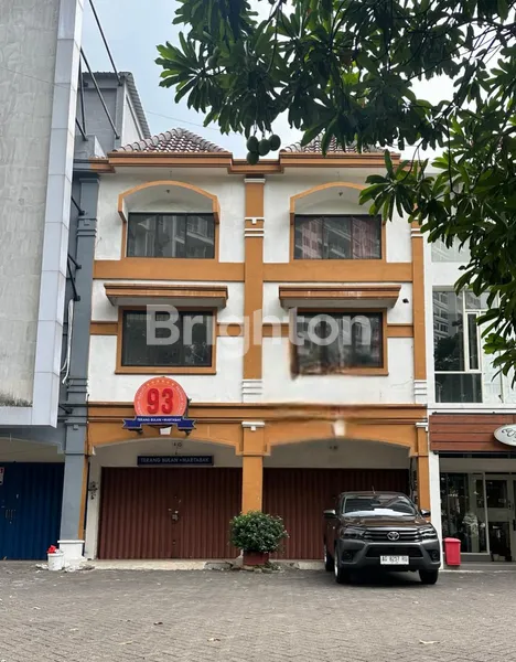 image 2 RUKO PUNCAK PERMAI SQUARE SIAP PAKAI COCOK UNTUK USAHA NOL JALAN AREA KOMERSIAL PARKIRAN LUAS (1)