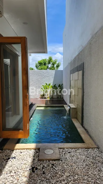 image SEWA BULANAN VILLA DESAIN TOWNHOUSE FULL FURNISHED PADANGSAMBIAN 3 KAMAR (2)