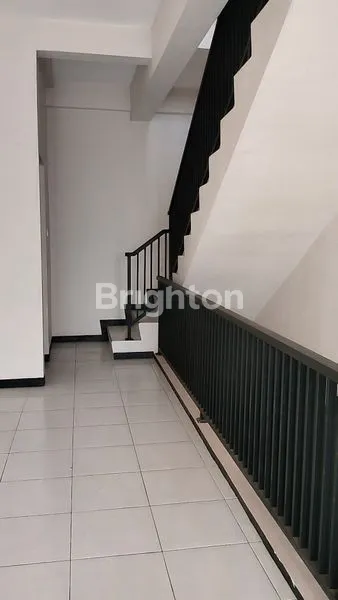 image RUKO NEW GRESS MANYAR 3 LANTAI. DEKAT RAYA MANYAR (5)