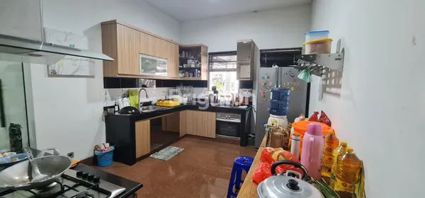 image RUMAH HOOK DENGAN ROOFTOP DI BSD (6)