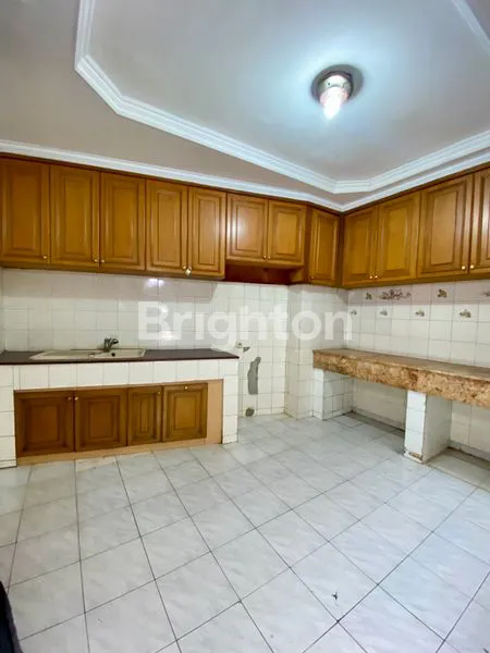 image RUMAH MEWAH KAWASAN TEBET HANYA 5 MENIT KE KOTA KASABLANKA (6)